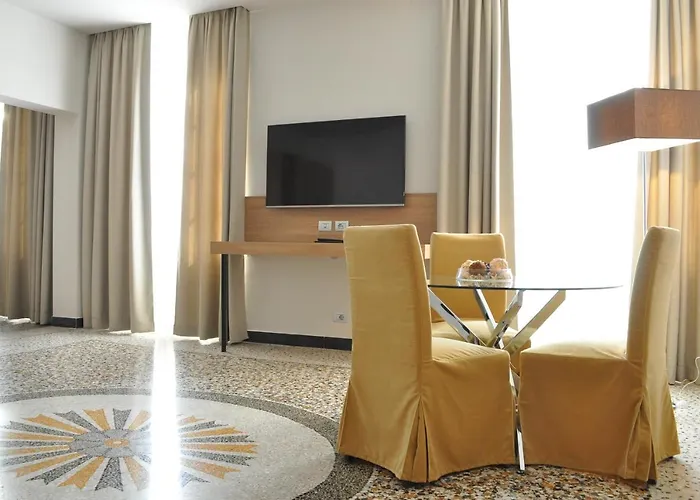 Hnn Luxury Suites